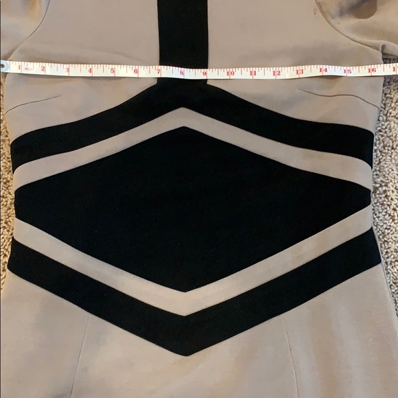 Long sleeves straight lined dress - Picture 7 of 8